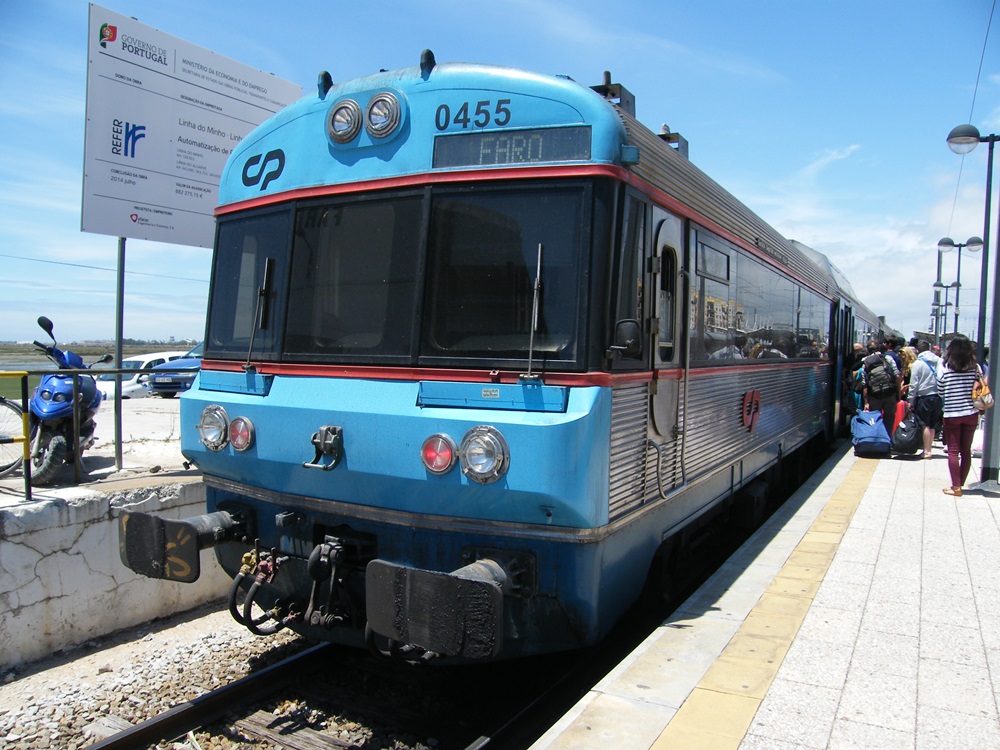 Regional train at Faro